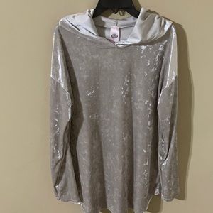Women’s Sz Medium Long sleeved Top